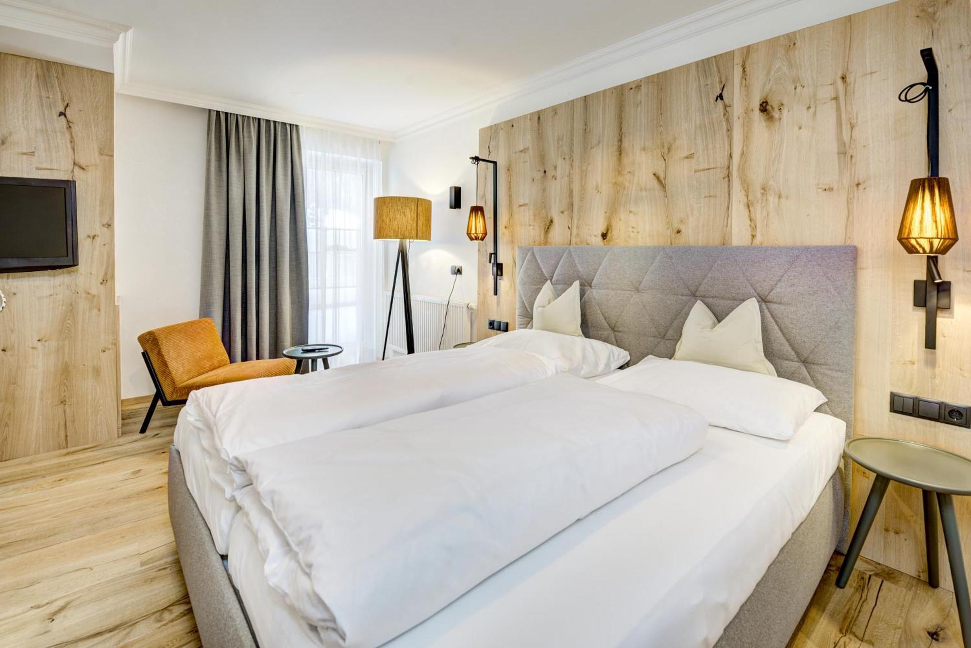 Hotel Brigitte อิสชเกิล ภายนอก รูปภาพ